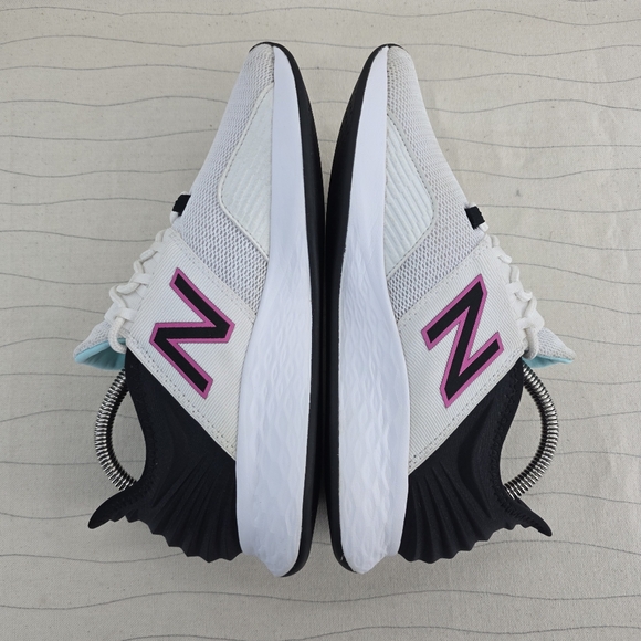 New Balance Womens Roav Fresh Foam Running Shoes White/Black WROAVWB Size 8B - Picture 9 of 13